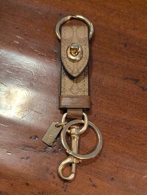 Coach Tan & Brown Signature Leather Key Holder with Gold Hardware